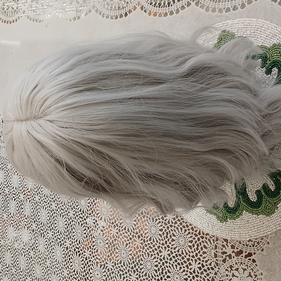 Elegant Silver Women's Wig - Picture 2 of 5